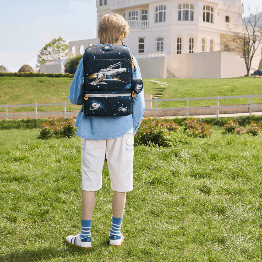 GMT LIGHT Schulranzen 4-teiliges Set - Raumschiff